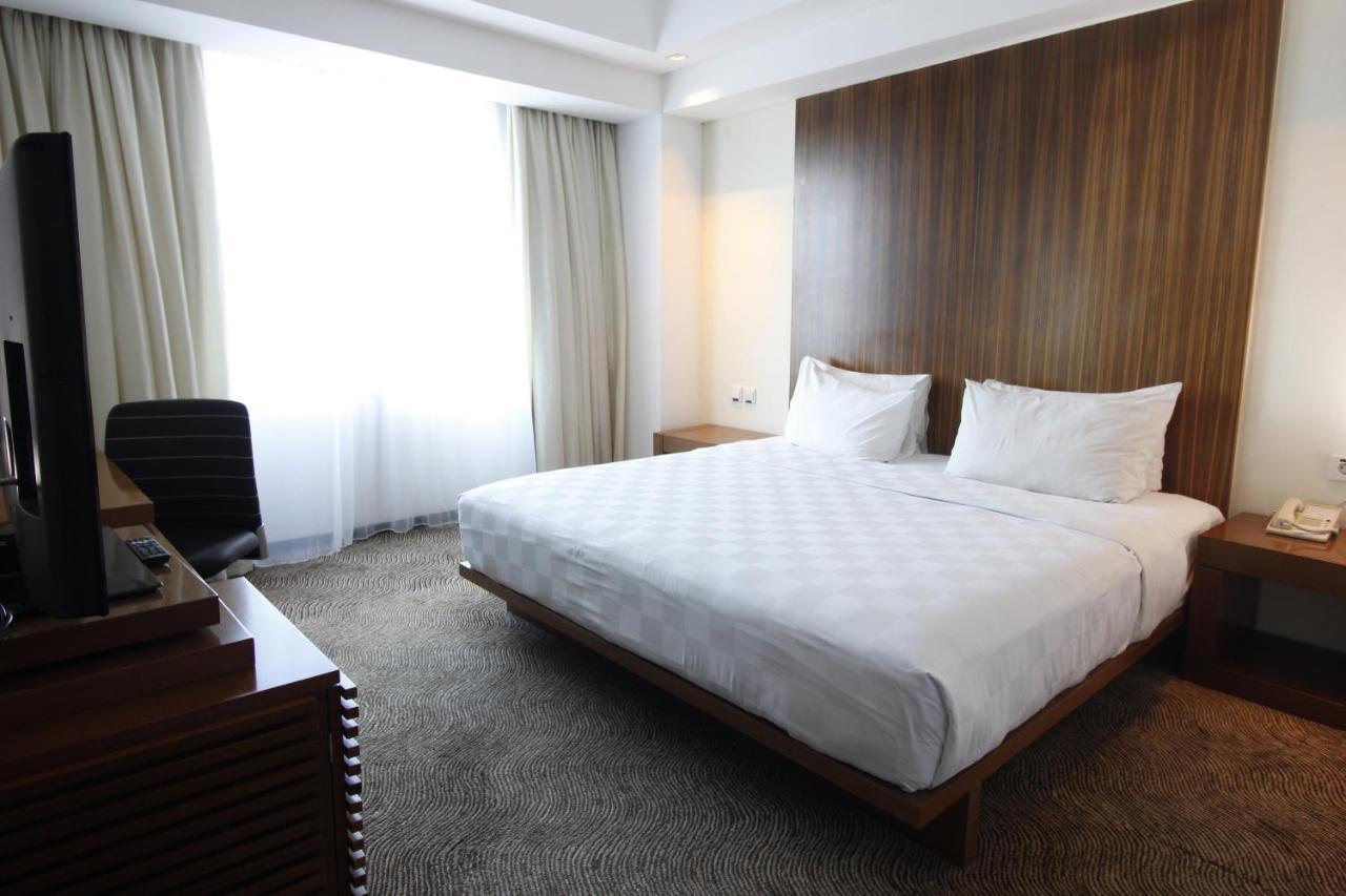 Novotel Balikpapan Exterior foto