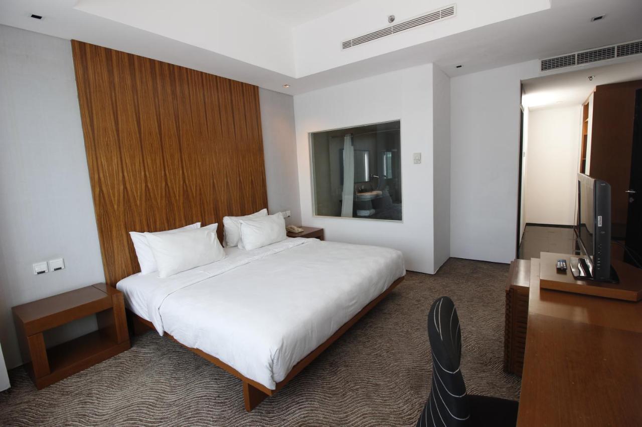 Novotel Balikpapan Exterior foto