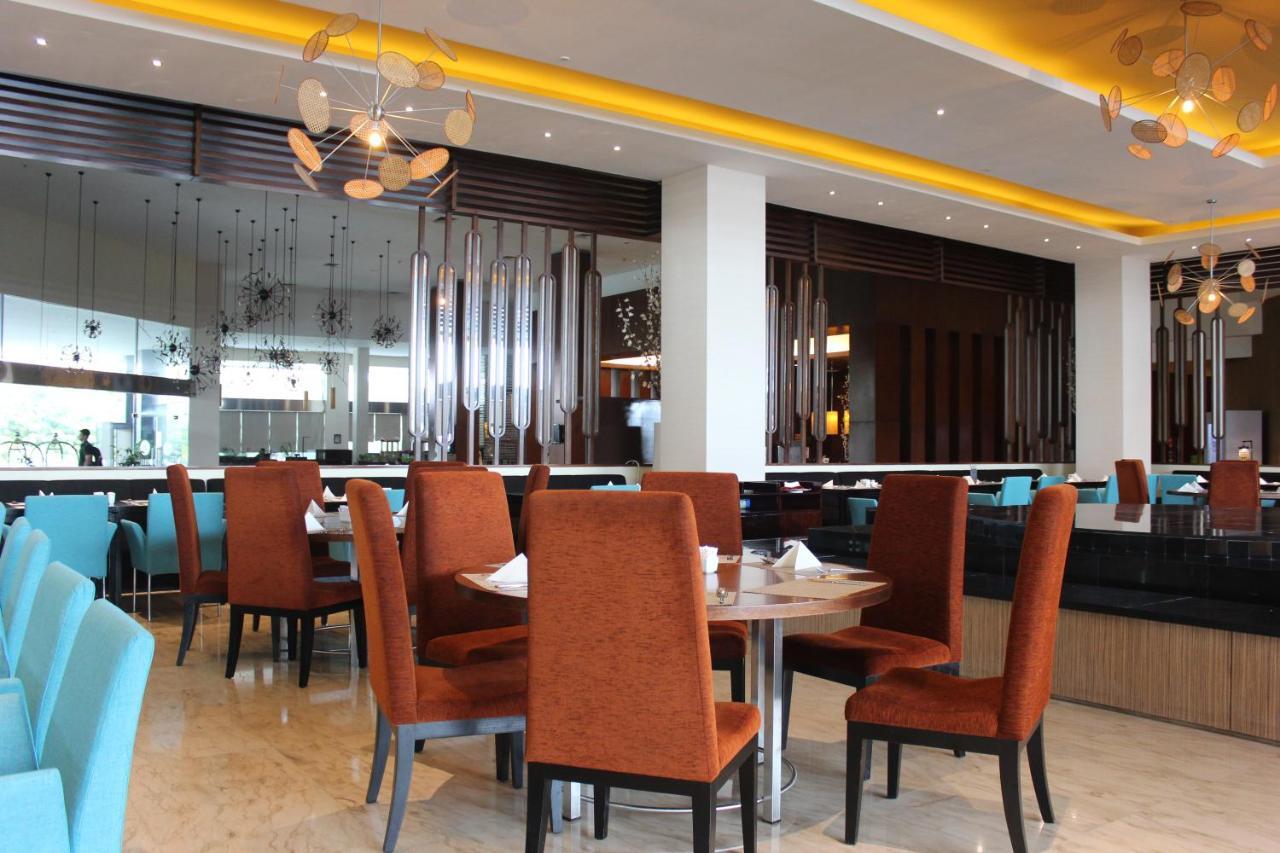 Novotel Balikpapan Exterior foto